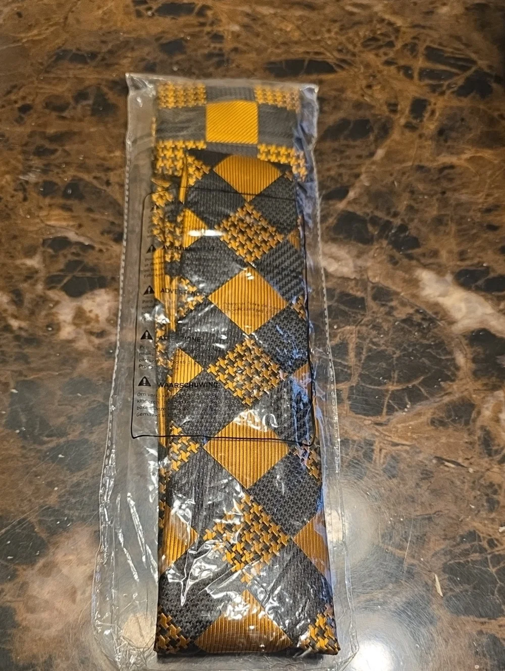 Men's Black and Gold Argyle Pattern Tie - Classic Formal Accessory